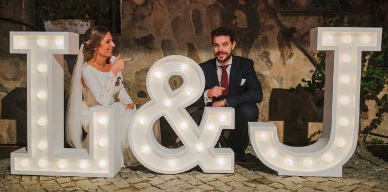 letras-gigantes-boda-luz